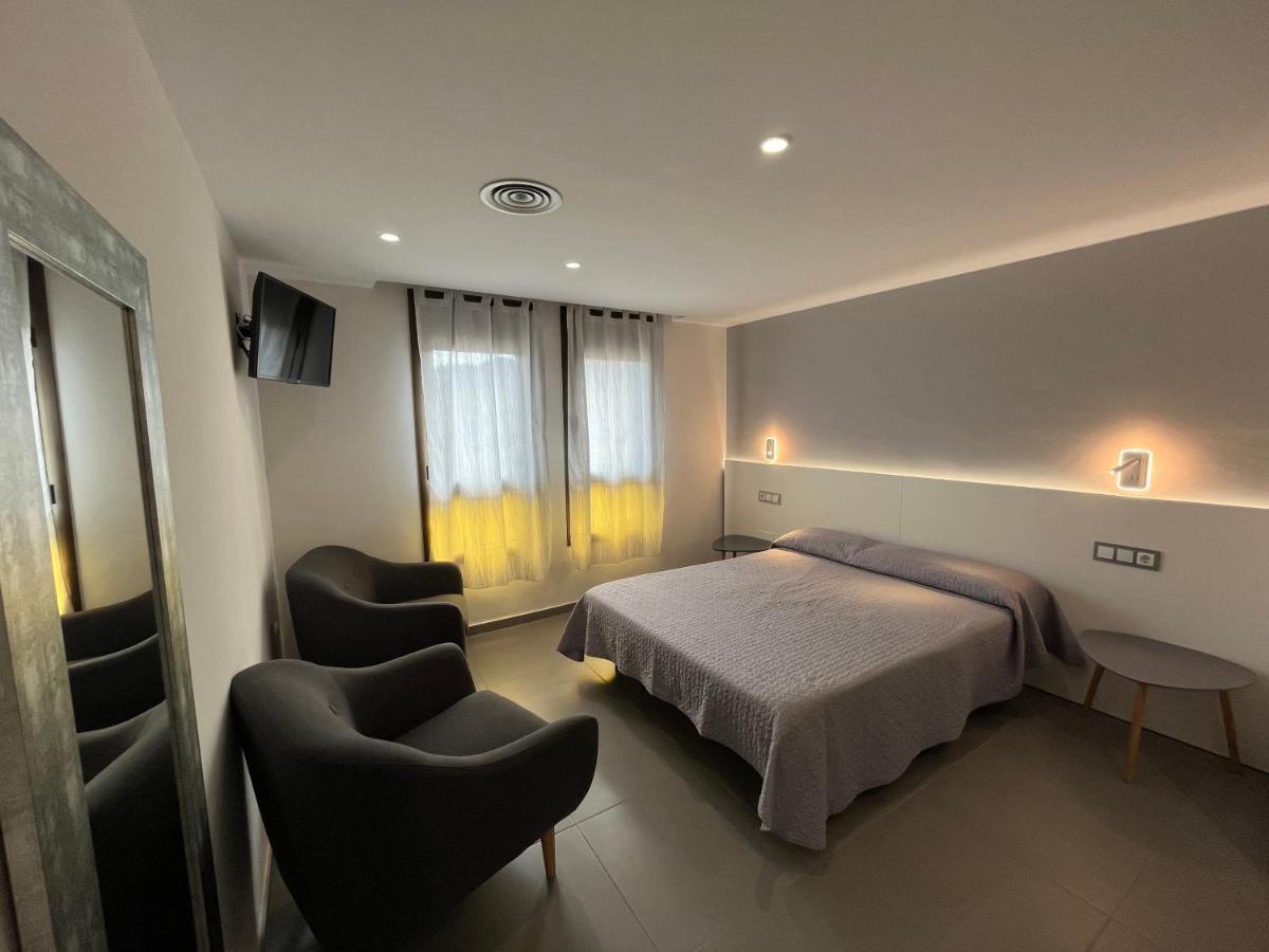 Hostal Tarres Angles Ngoại thất bức ảnh