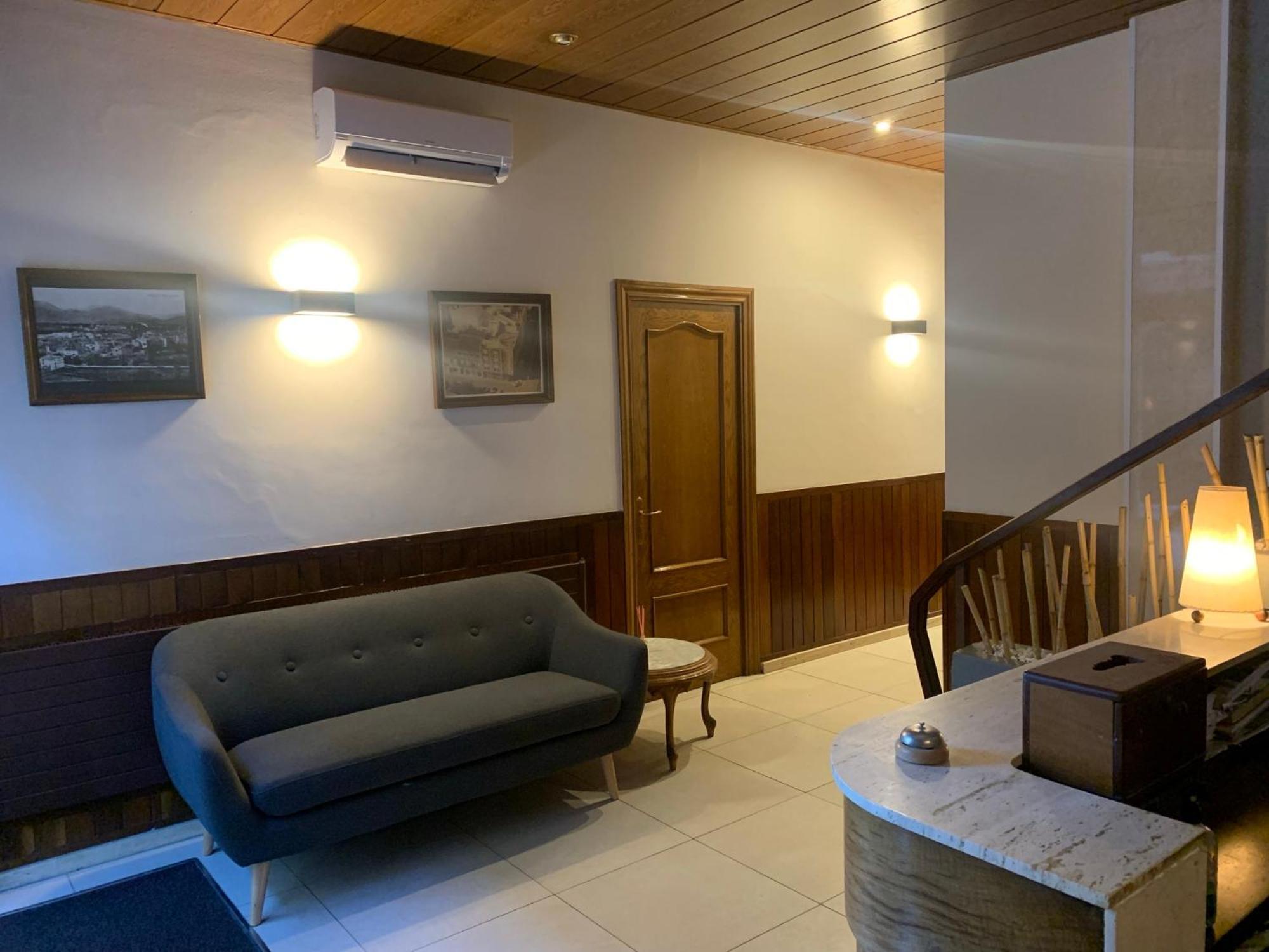Hostal Tarres Angles Ngoại thất bức ảnh
