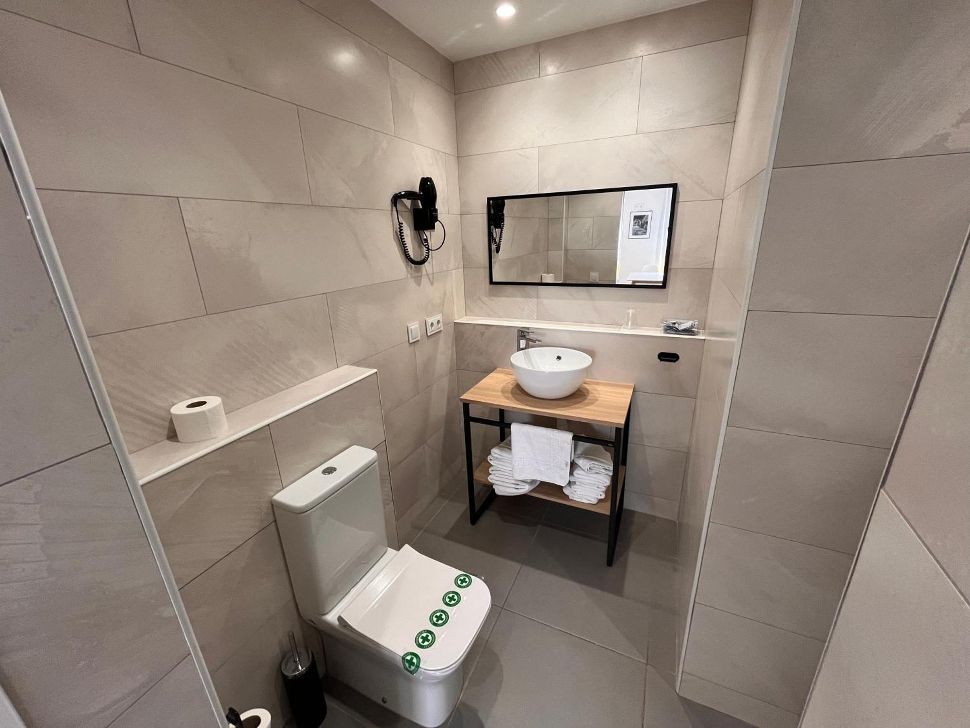 Hostal Tarres Angles Ngoại thất bức ảnh
