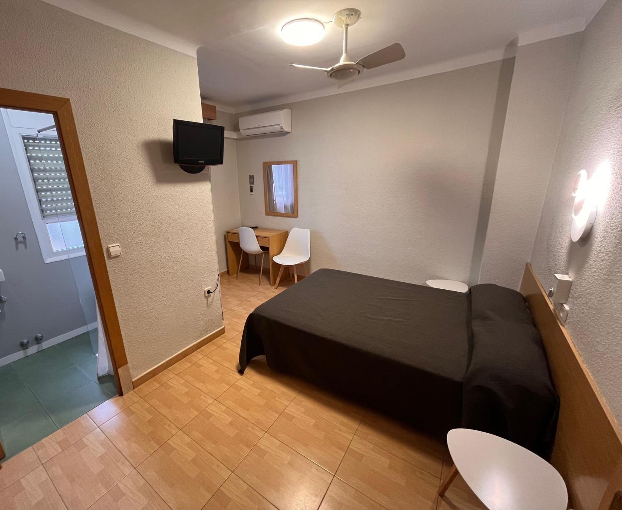 Hostal Tarres Angles Ngoại thất bức ảnh