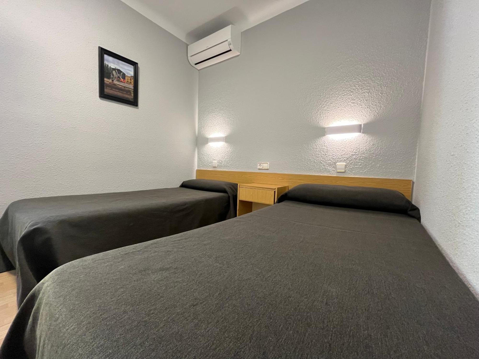 Hostal Tarres Angles Ngoại thất bức ảnh