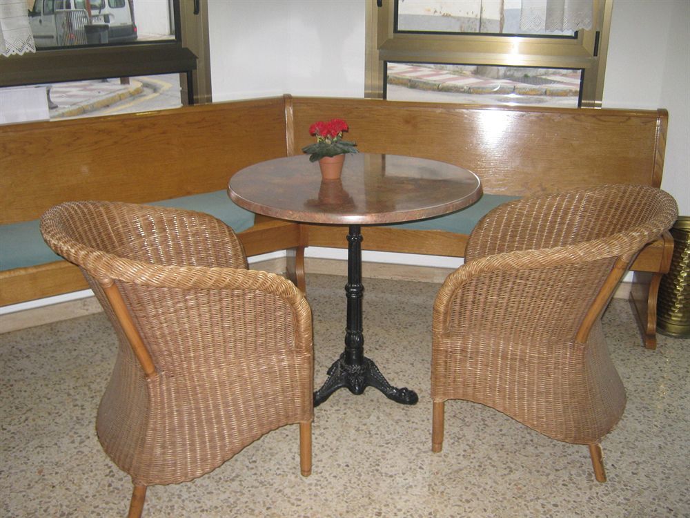 Hostal Tarres Angles Ngoại thất bức ảnh